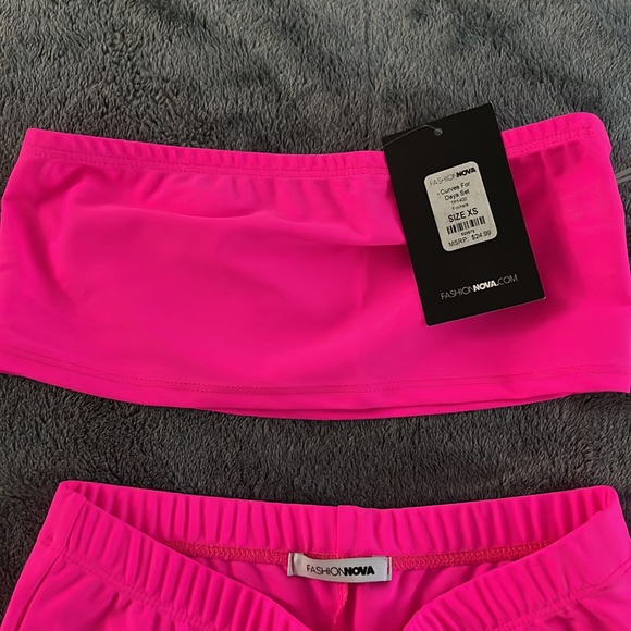 fashion nova 2-piece short set - Picture 2 of 3